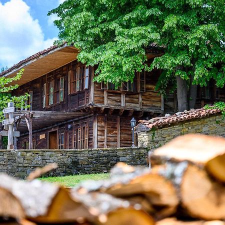 Guest Houses "Zlatna Oresha - Complex" Scherawna Exterior foto