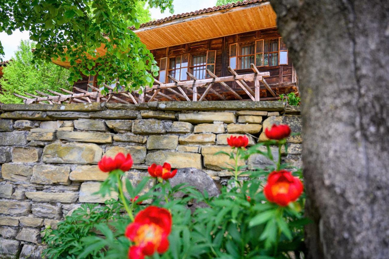 Guest Houses "Zlatna Oresha - Complex" Scherawna Exterior foto