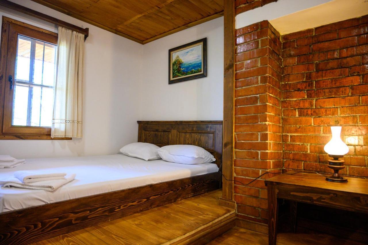 Guest Houses "Zlatna Oresha - Complex" Scherawna Exterior foto