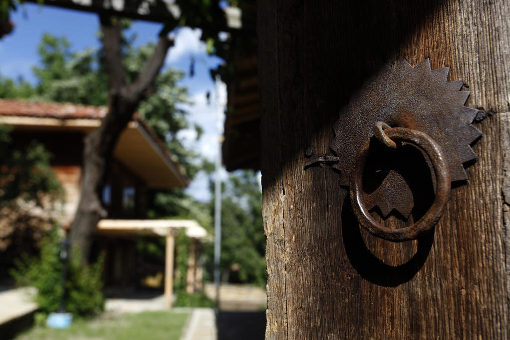 Guest Houses "Zlatna Oresha - Complex" Scherawna Exterior foto